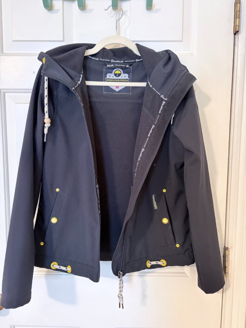 German softshell jacket with nautical and yellow details, size M
